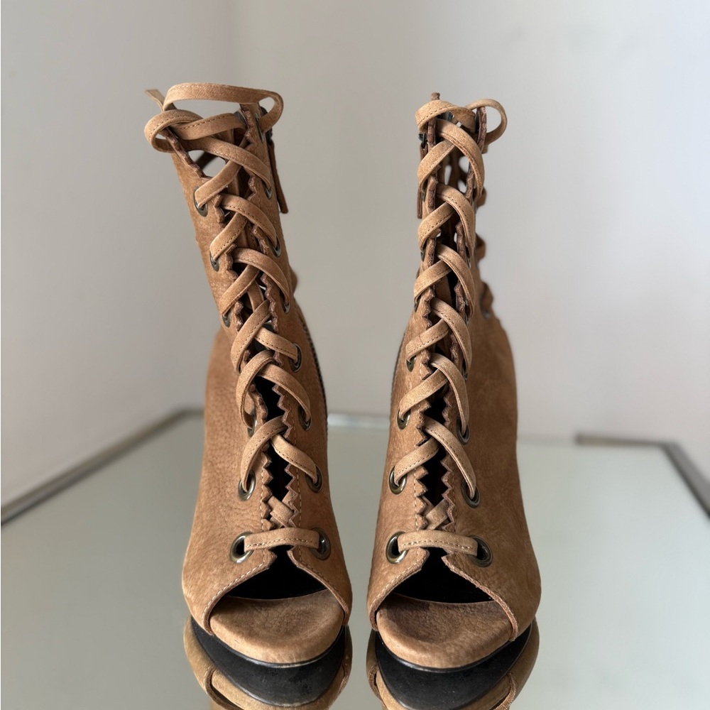 EUC Giuseppe Zanotti Nubuck Lace-Up Ankle
Boots $1,595 36 - Picture 14 of 16